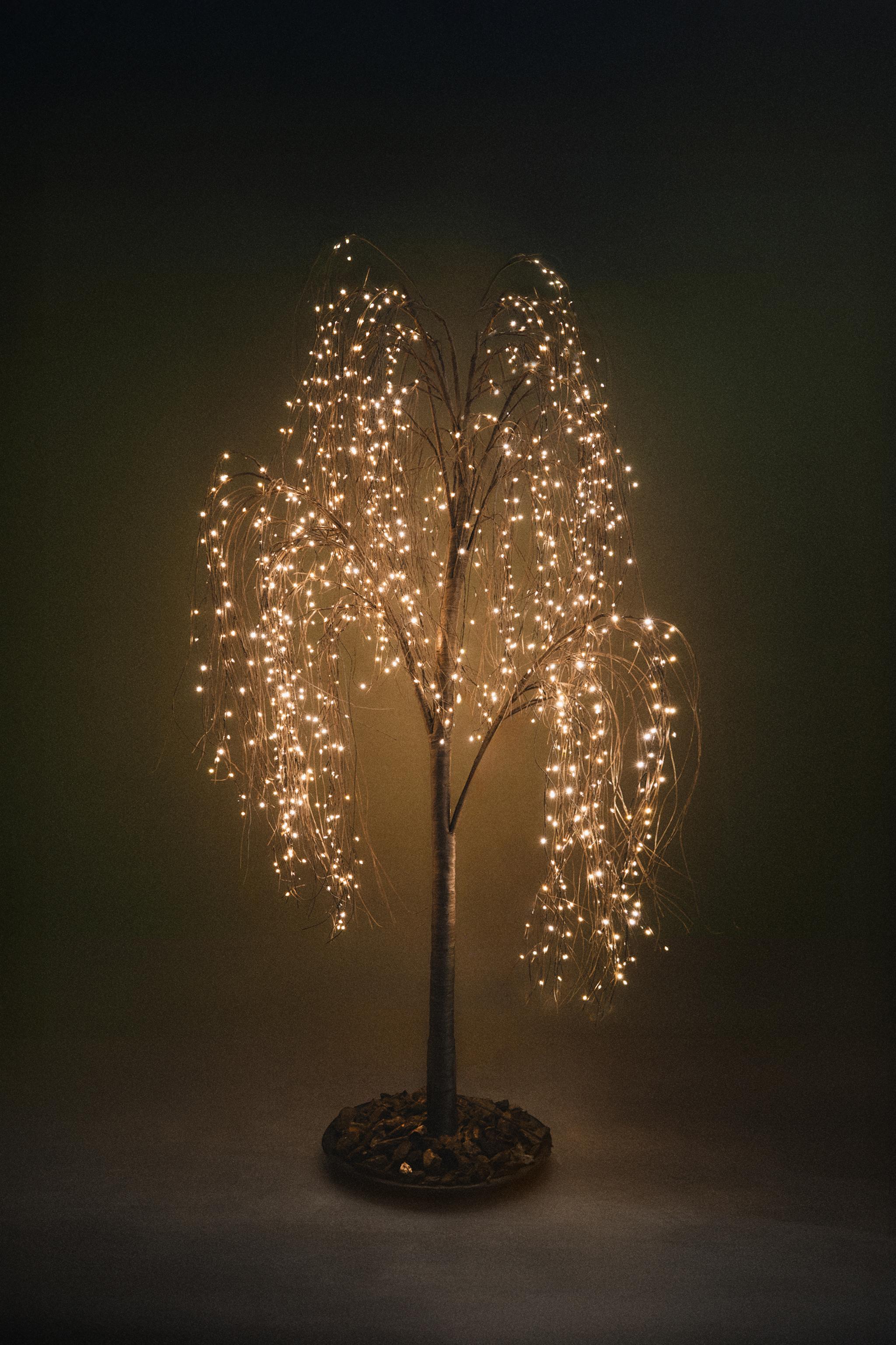 CHRISTMAS WILLOW TREE WITH LED LIGHT (70.9")